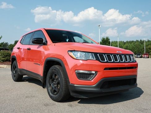 Used 2021 Jeep Compass Sport FWD image 3