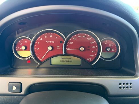 Used 2005 Pontiac GTO Base image 8