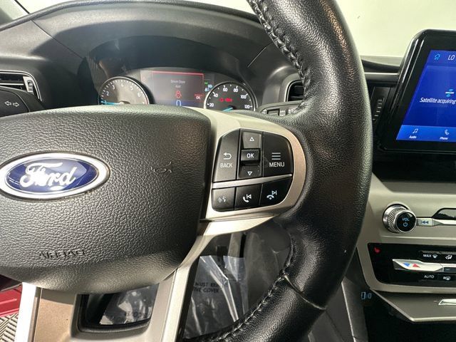 Used 2022 Ford Explorer XLT AWD/4WD image 16