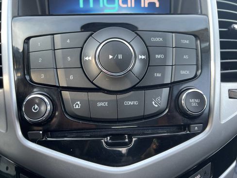 Used 2015 Chevrolet Cruze LT image 18