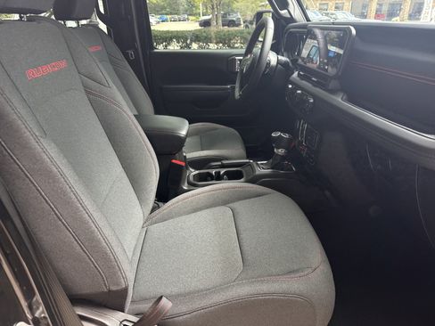 Used 2024 Jeep Gladiator Rubicon image 15