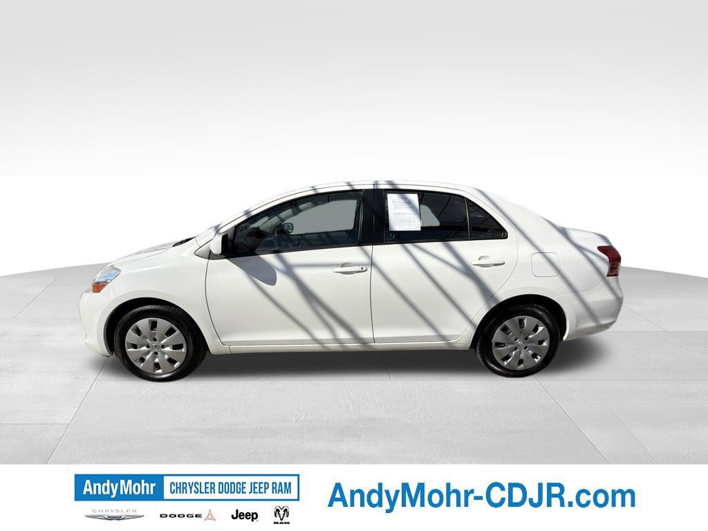 Used 2009 Toyota Yaris Sedan w/ Convenience Pkg FWD image 4
