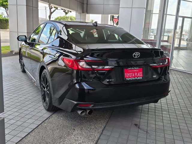 Used 2025 Toyota Camry SE FWD image 11