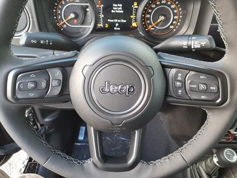 New 2026 Jeep Gladiator Mojave w/ Technology Group AWD/4WD image 20
