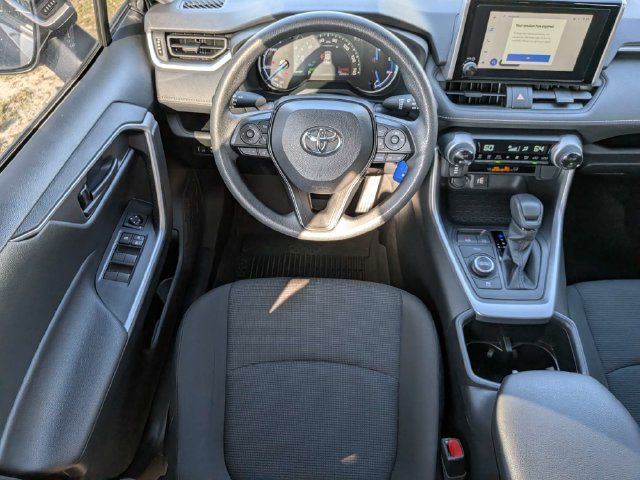 Used 2025 Toyota RAV4 LE AWD/4WD image 15