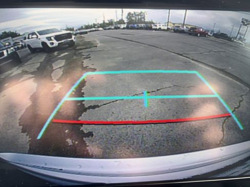 Used 2020 Toyota Highlander XLE FWD image 26