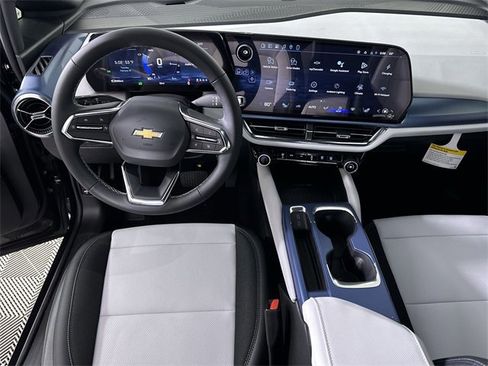 New 2026 Chevrolet Equinox EV LT image 19