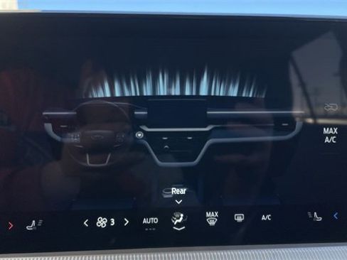 Used 2025 Ford Explorer Active image 19