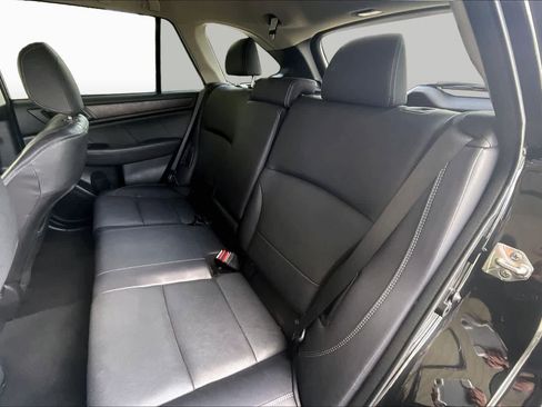 Used 2018 Subaru Outback 3.6R Limited AWD/4WD image 21