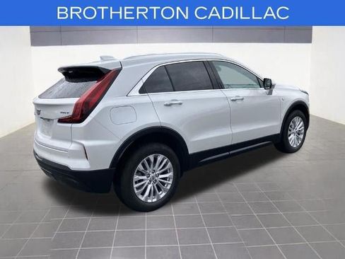 Used 2024 Cadillac XT4 Luxury w/ Cold Weather Package AWD/4WD image 8