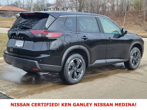 Certified 2025 Nissan Rogue SV image 3