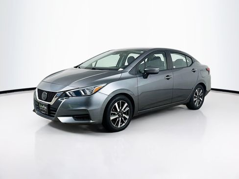Used 2020 Nissan Versa SV FWD image 3