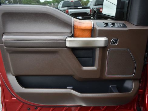 Used 2017 Ford F150 King Ranch w/ Equipment Group 601A Luxury AWD/4WD image 33