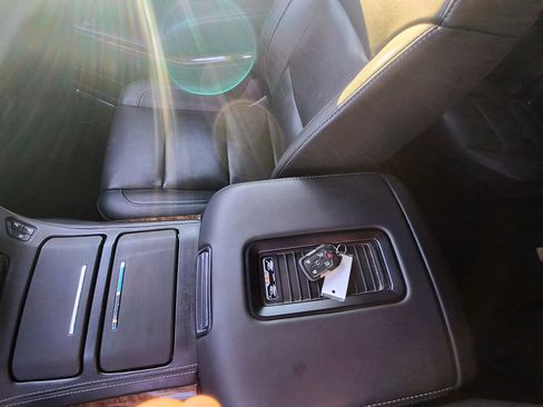 Used 2020 Chevrolet Suburban Premier image 13