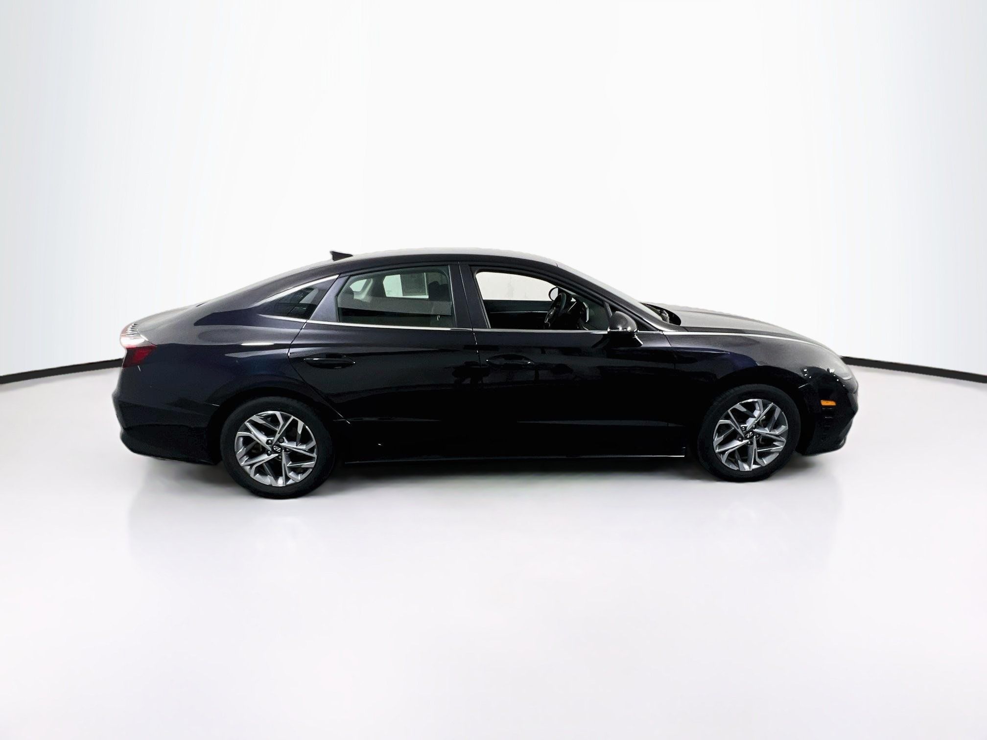 Used 2023 Hyundai Sonata SEL w/ Cargo Package FWD image 4