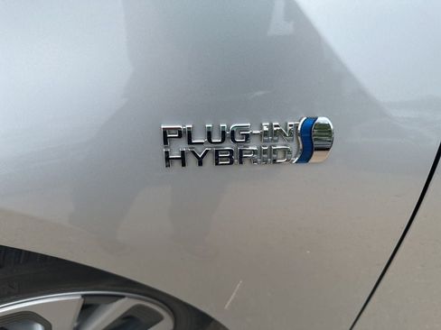 Used 2017 Toyota Prius Prime Premium FWD image 3