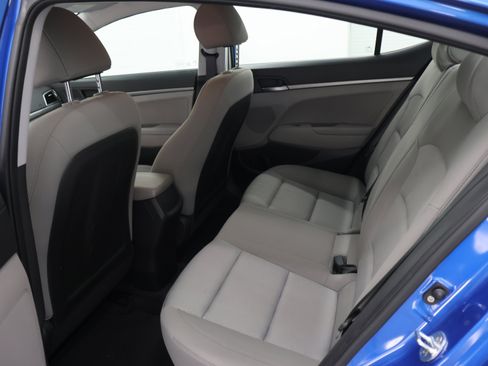 Used 2018 Hyundai Elantra SE FWD image 10