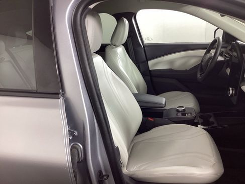 Used 2021 Ford Mustang Mach-E Premium image 8