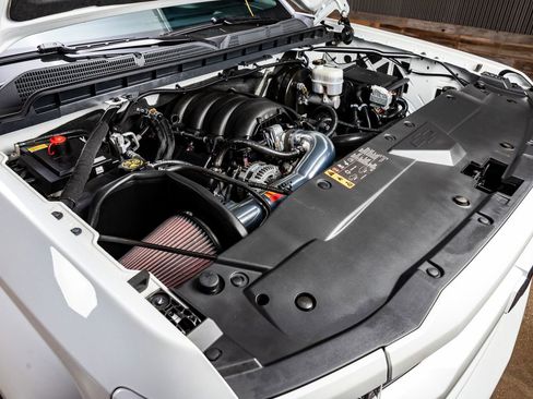 Used 2018 Chevrolet Silverado 1500 LT w/ All Star Edition image 40