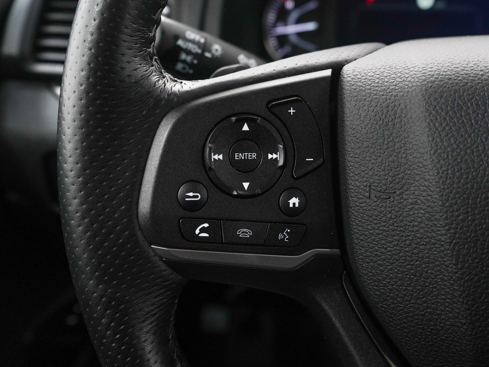 Used 2024 Honda Passport EX-L image 25