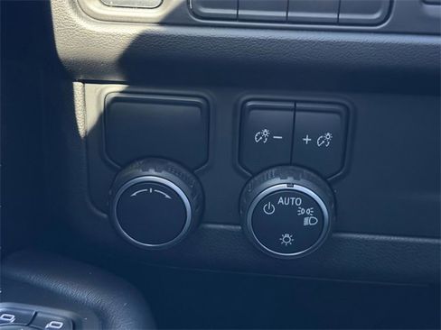 Used 2021 Chevrolet Tahoe LT image 32