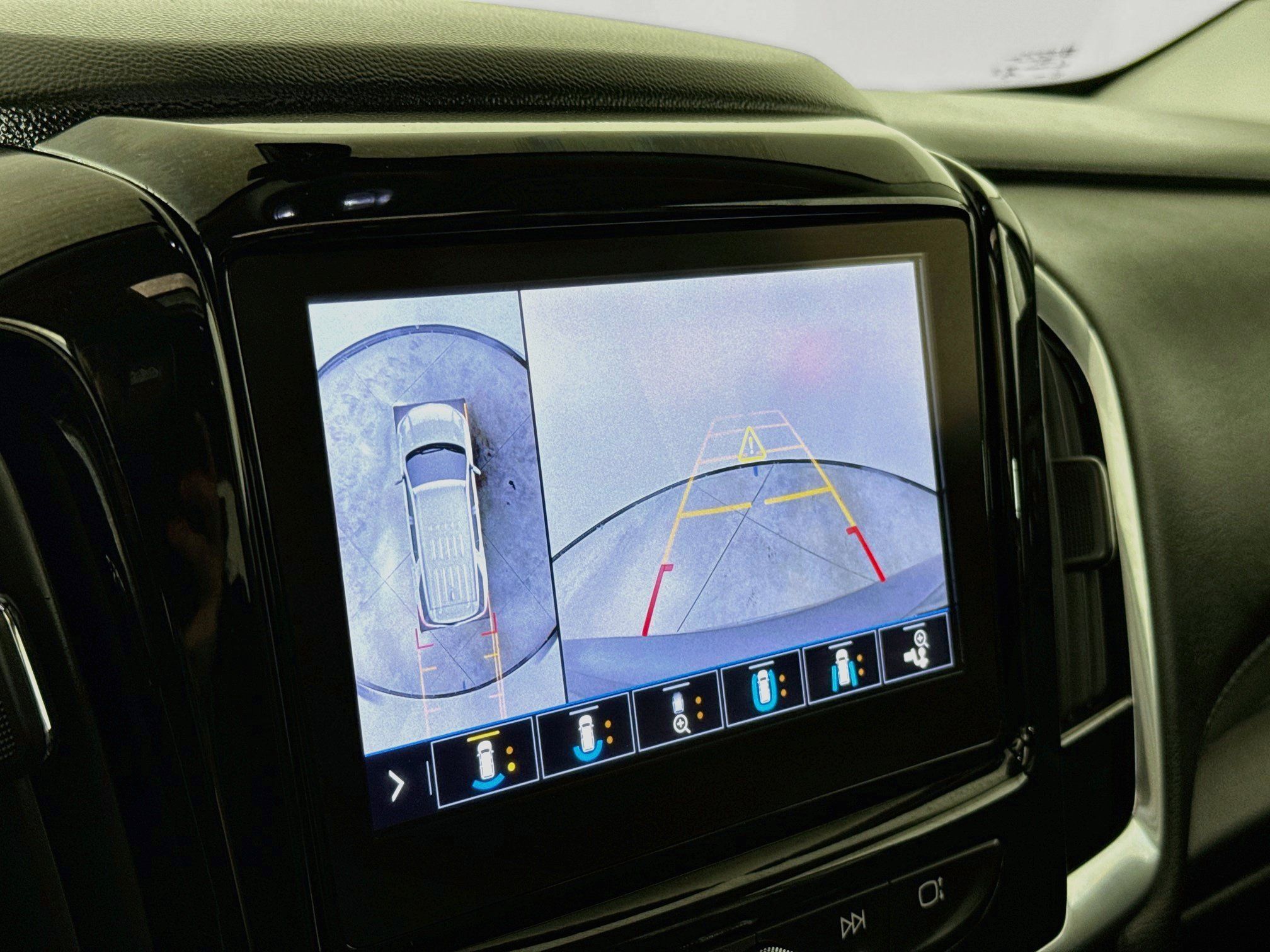 Used 2020 Chevrolet Traverse High Country AWD/4WD image 16