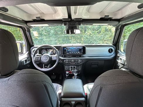 Used 2024 Jeep Wrangler Willys image 27
