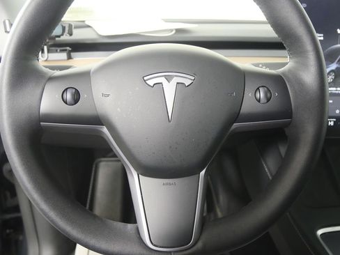 Used 2023 Tesla Model Y Long Range image 20