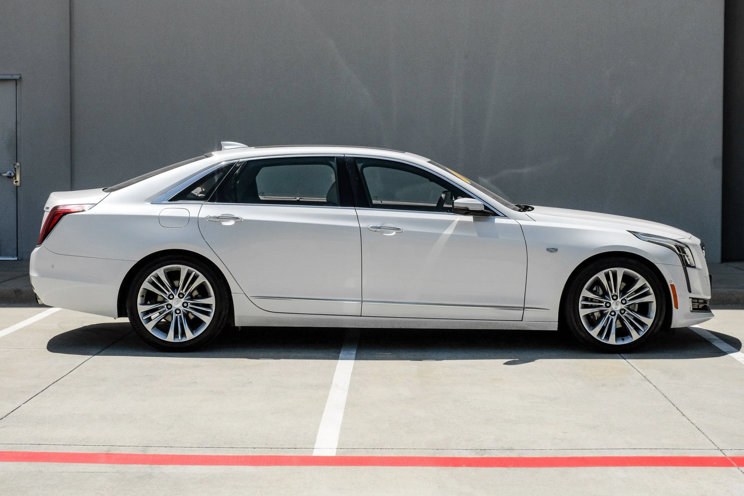Used 2018 Cadillac CT6 Platinum AWD/4WD image 3