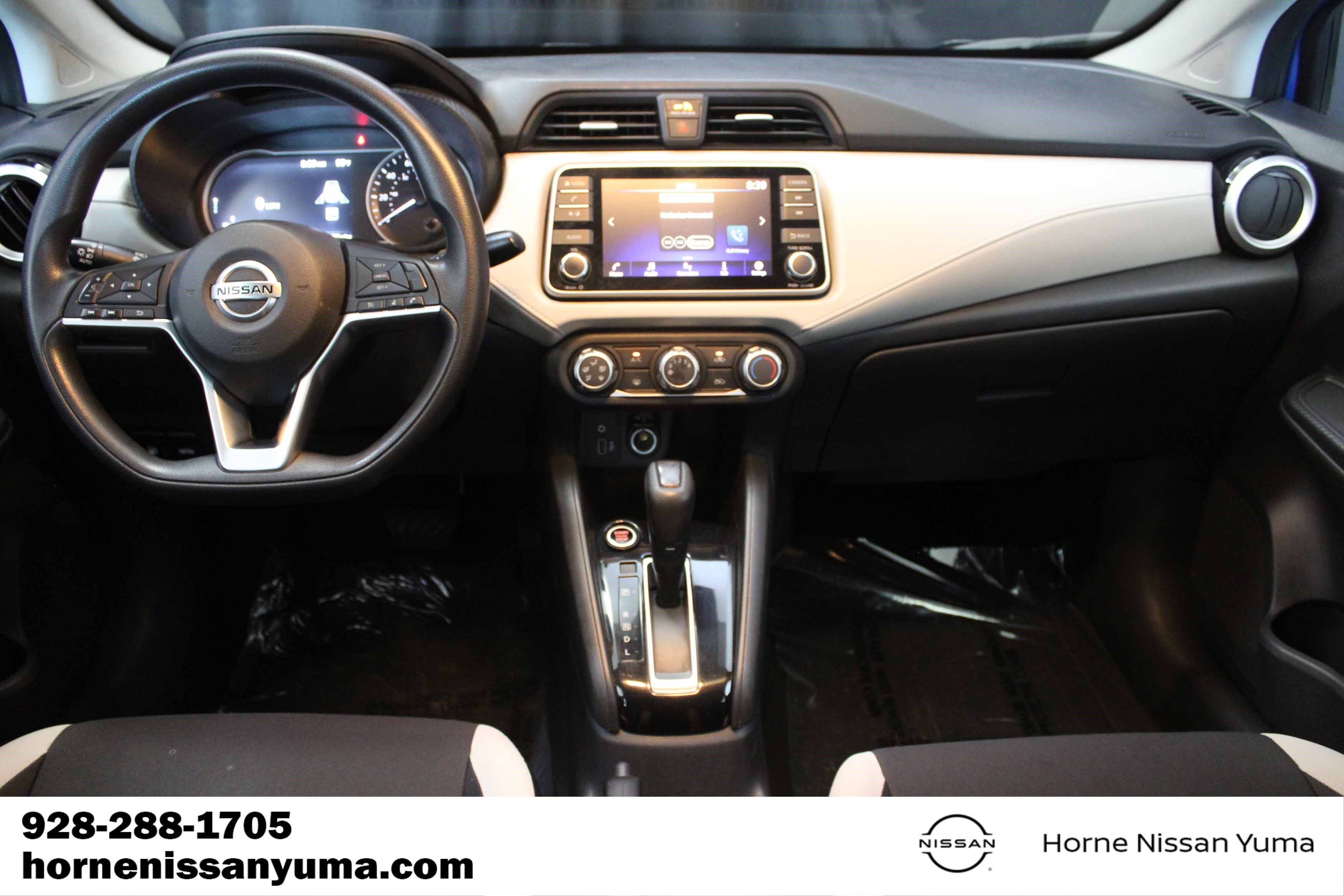 Used 2022 Nissan Versa SV FWD image 7