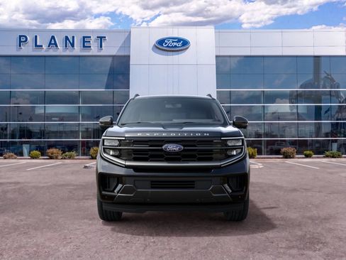 New 2027 Ford Expedition Max Platinum w/ Driver's Package RWD image 3
