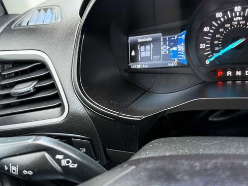 Used 2023 Ford Edge SEL image 17