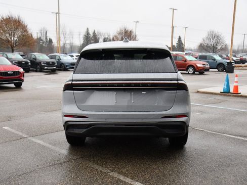 Used 2026 Lincoln Nautilus Premier w/ Jet Appearance Package image 5