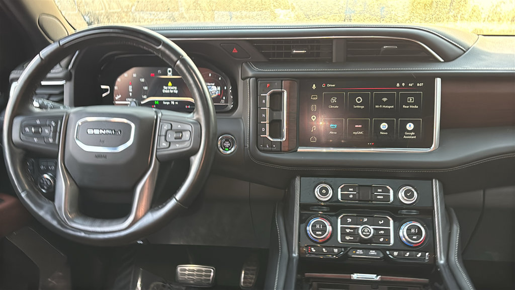 Used 2023 GMC Yukon Denali Ultimate AWD/4WD image 9