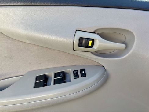 Used 2012 Toyota Corolla L FWD image 14