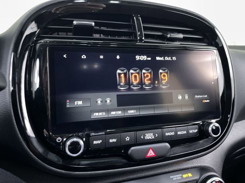 Used 2023 Kia Soul EX image 15