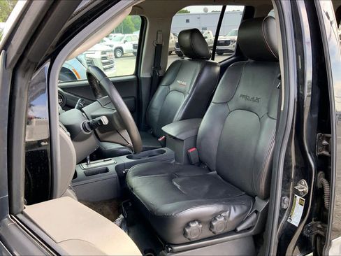 Used 2011 Nissan Xterra PRO-4X w/ Pro-4x Leather Pkg AWD/4WD image 7