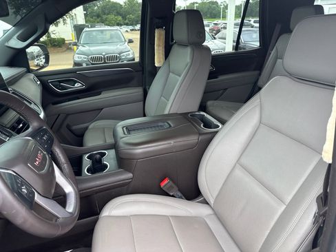 Used 2022 GMC Yukon SLT w/ SLT Luxury Package RWD image 14