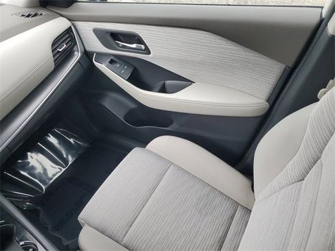 Certified 2021 Nissan Rogue SV image 10