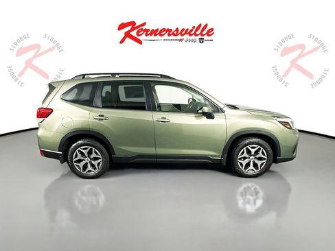 Used 2020 Subaru Forester Premium image 8