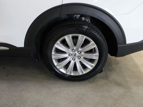 Used 2021 Ford Explorer Limited w/ Equipment Group 301A AWD/4WD image 37