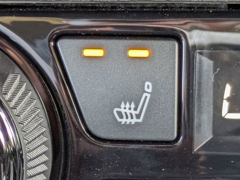 New 2026 Nissan Kicks SV w/ SV Premium Package image 24