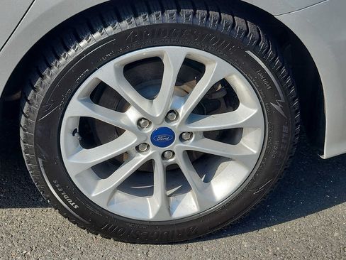 Used 2019 Ford Fusion SE FWD image 8