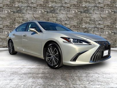 Used 2025 Lexus ES 300h w/ Premium Package