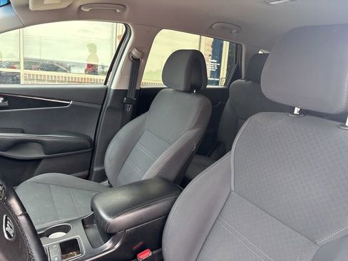 Used 2016 Kia Sorento LX w/ LX Convenience Package FWD image 11