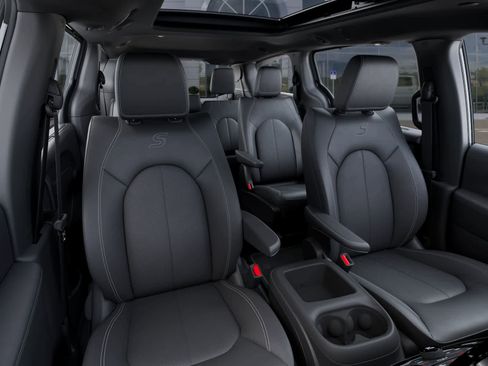 New 2026 Chrysler Pacifica Select FWD image 16