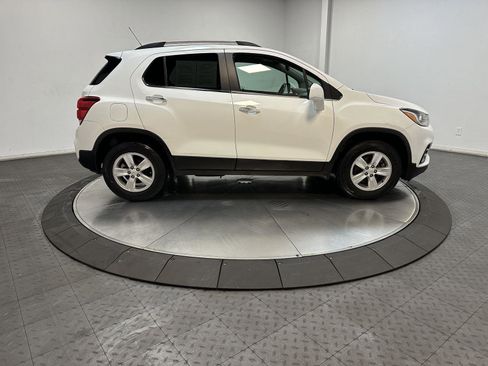 Used 2019 Chevrolet Trax LT w/ LT Convenience Package image 15