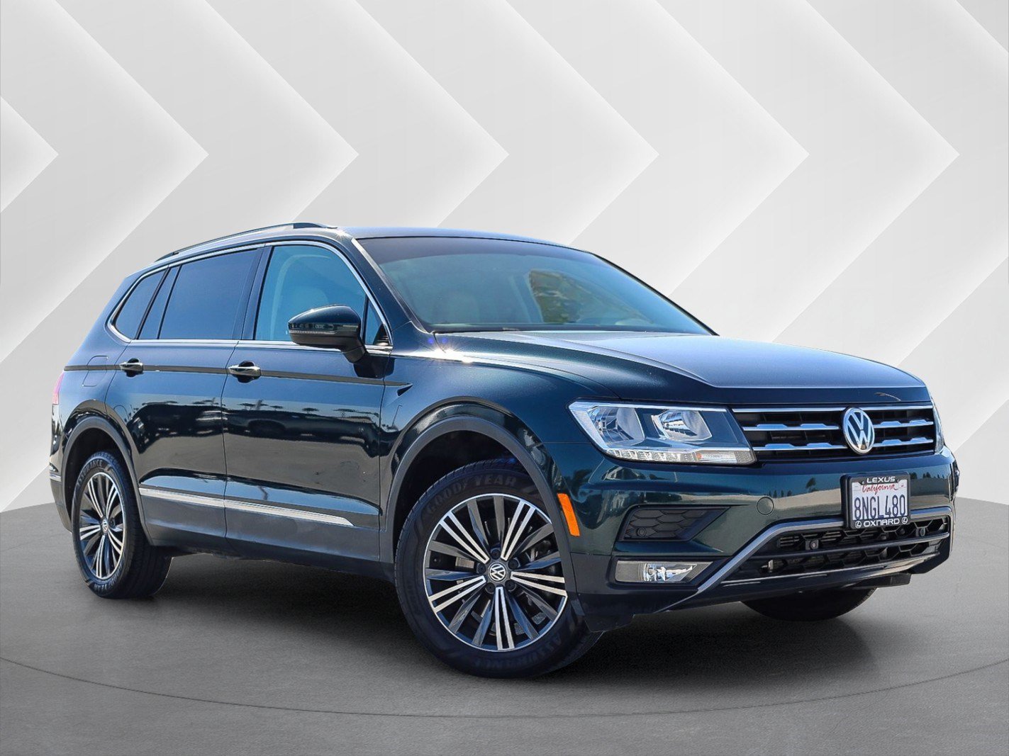 Used 2019 Volkswagen Tiguan SEL FWD image 1