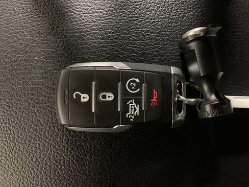 Used 2025 RAM 1500 Big Horn AWD/4WD image 30