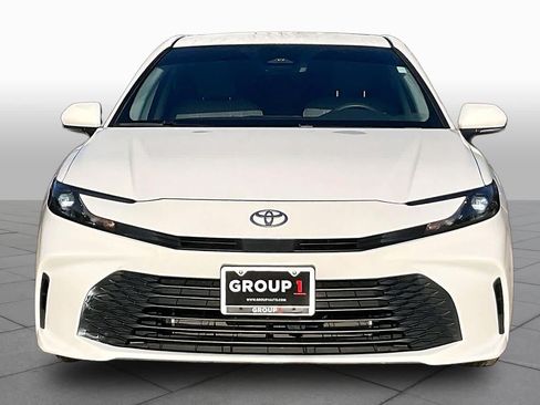 Used 2025 Toyota Camry Hybrid FWD image 4